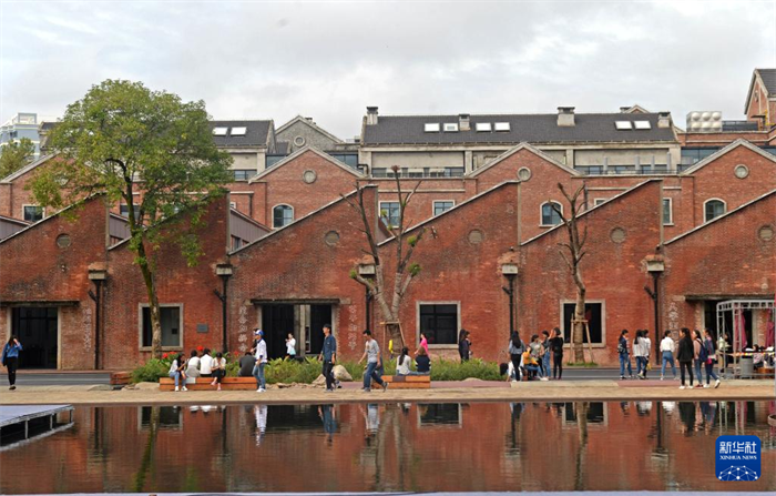 1698311140795743.png 640 (1).png